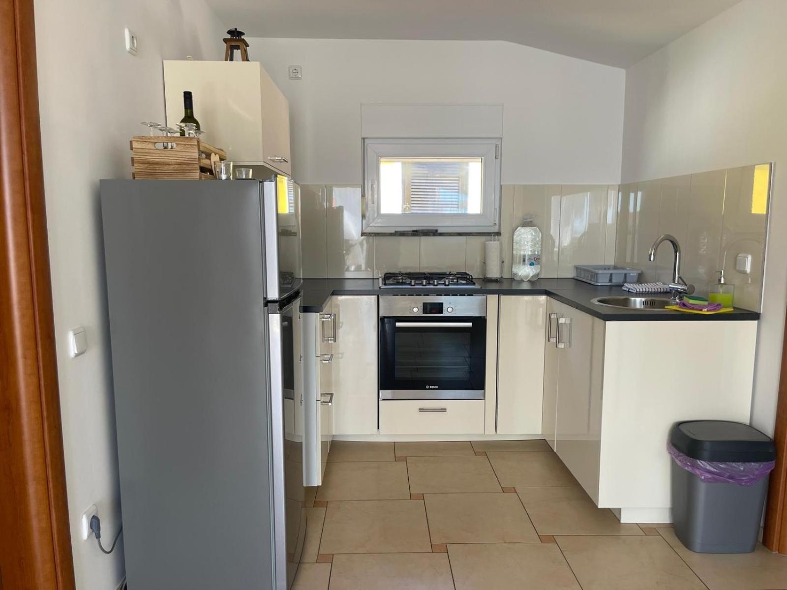 Sinisa Apartman Vir Luaran gambar