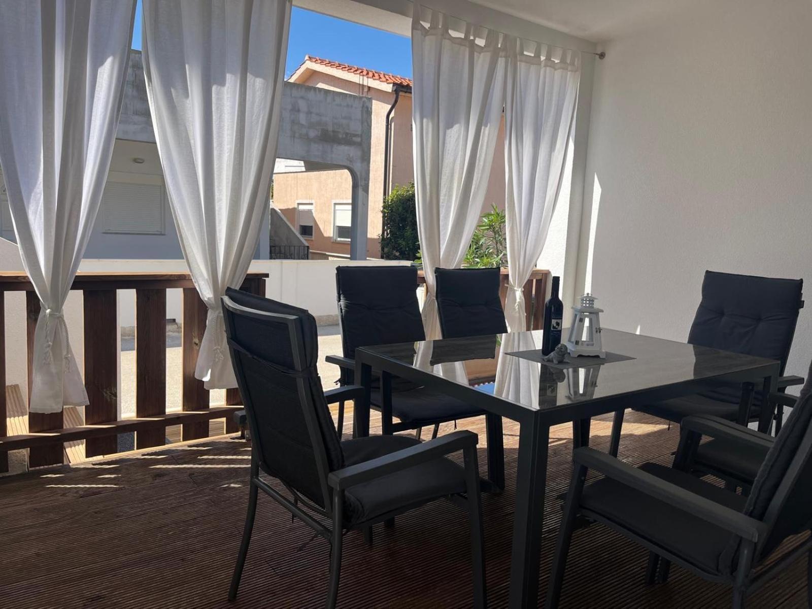 Sinisa Apartman Vir Luaran gambar